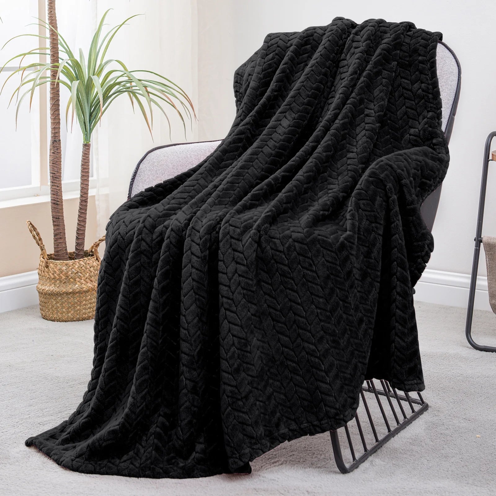 Large Flannel Fleece Throw Blanket, Jacquard Weave Leaves Pattern (50" X 70", Black)